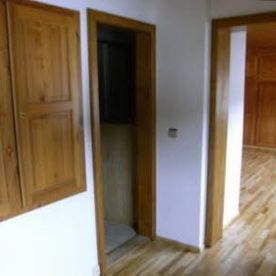 Dachgeschosswohnung mit Holz ausgebaut