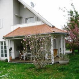 Vordach Terrasse mit Garten