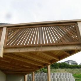 Geländer des Terrassenanbaus