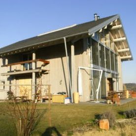 seitliche Ansicht vom Haus