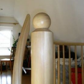 Pfosten an oberste Stufe