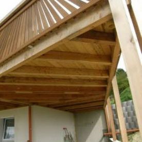 Konstruktion unter des Terrassenanbaus