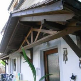 viele Details im Vordach