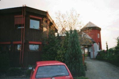 seitliche Ansicht und Hof Zahnlabor