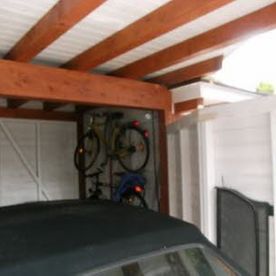 Carport mit fahrrädern
