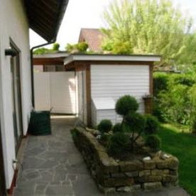 seitliche Ansicht des Carports