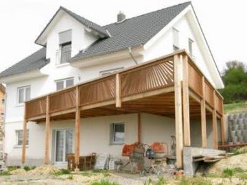 Balkone, Terrassen und Tore